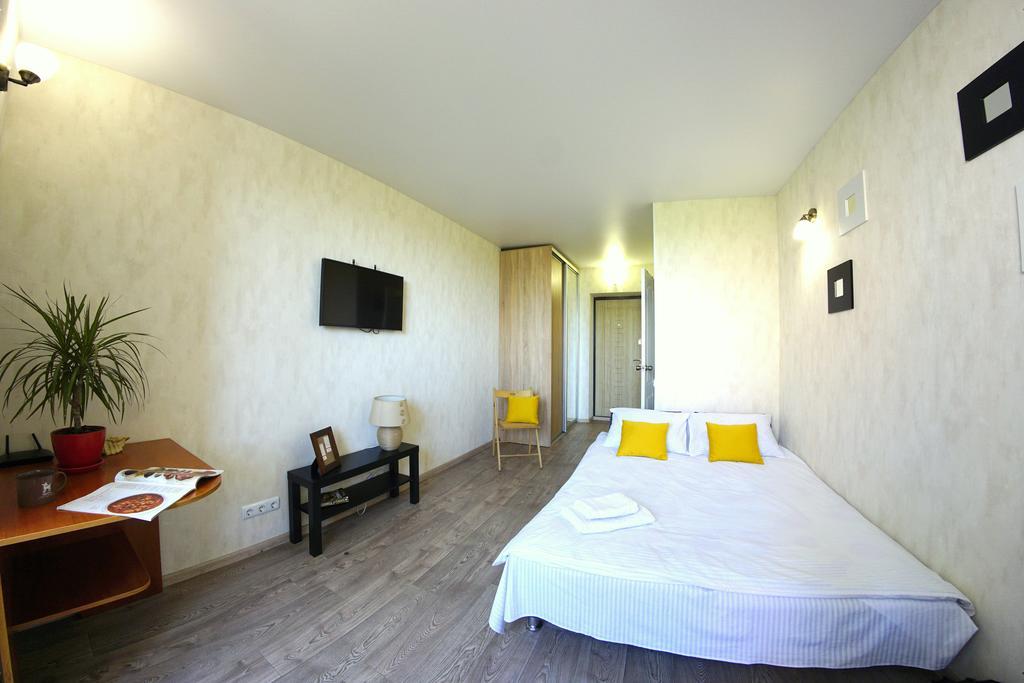 54A Tselinogradskaia Str At Alekseevka Underground Kharkov Ngoại thất bức ảnh