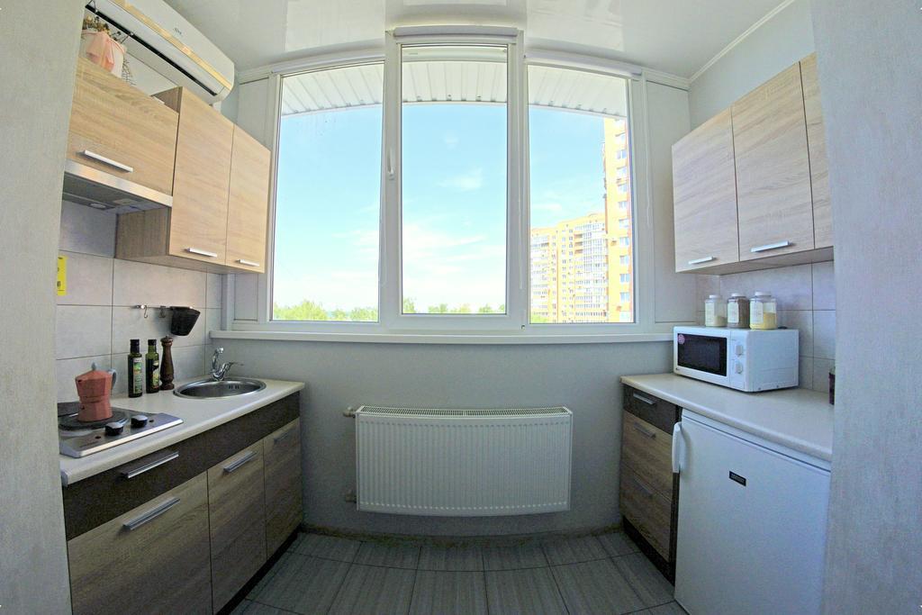 54A Tselinogradskaia Str At Alekseevka Underground Kharkov Ngoại thất bức ảnh