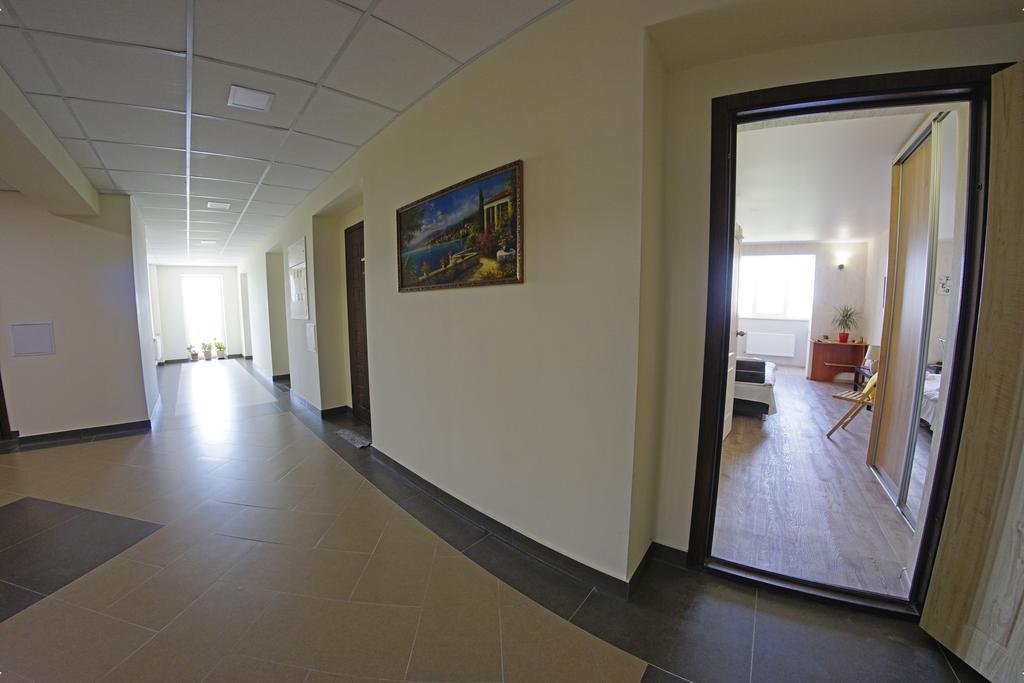 54A Tselinogradskaia Str At Alekseevka Underground Kharkov Ngoại thất bức ảnh